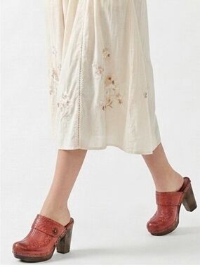 MIA Vintage 90s Tooled Leather Clog Mules 70s Boho Festival Western 8 Vacation